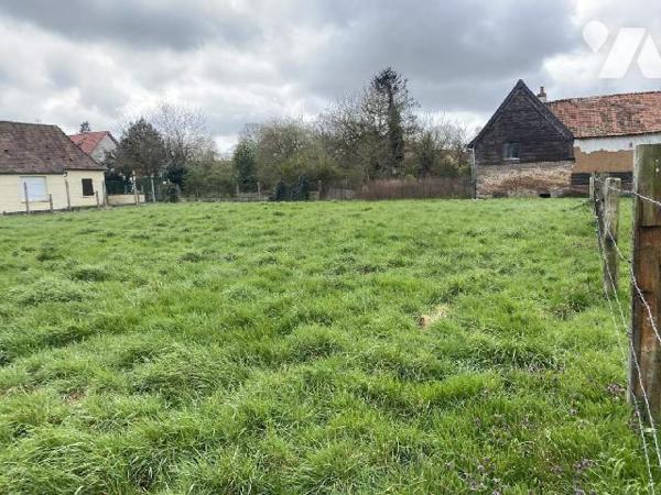 A VENDRE dans un sympathique village, entre CRECY EN PONTHIEU et SAINT RIQUIER, à 10 minutes d'...