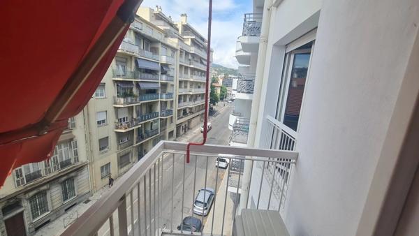 Vente                                                      Appartement
                        
                     1 pièces                      40 m2                     à Nice