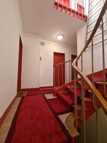 Magnifique petit studio ensoleillé avec une vue entièrement dégagée