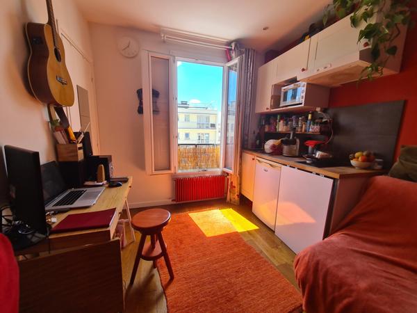Magnifique petit studio ensoleillé avec une vue entièrement dégagée