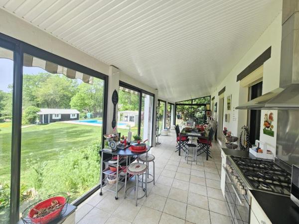 Belle maison familiale de 207 m² avec studio indépendant, piscine et vaste terrain arboré