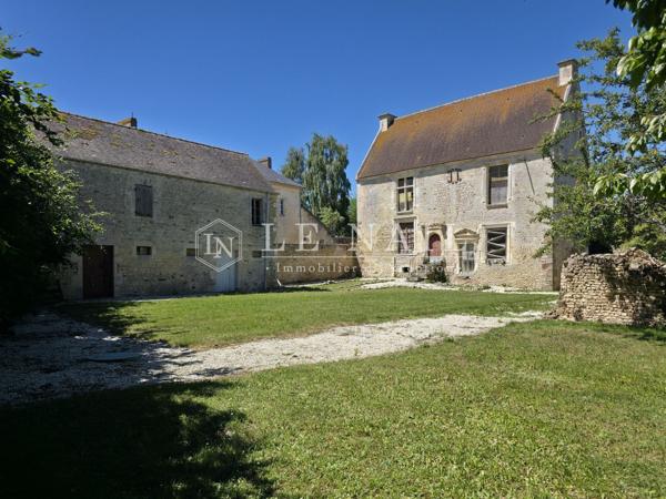 Manoir ISMH du XVe siècle à restaurer, avec annexe habitable et jardin, en Normandie
