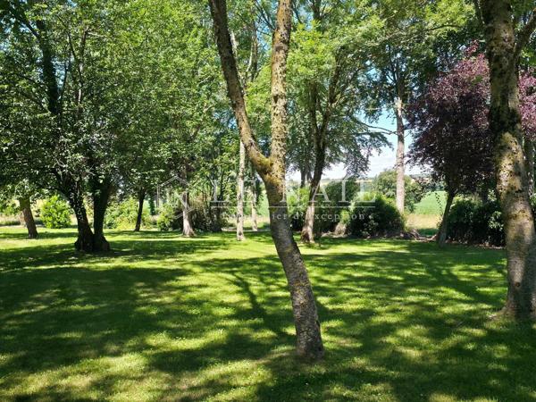 Manoir ISMH du XVe siècle à restaurer, avec annexe habitable et jardin, en Normandie