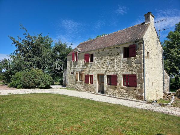 Manoir ISMH du XVe siècle à restaurer, avec annexe habitable et jardin, en Normandie