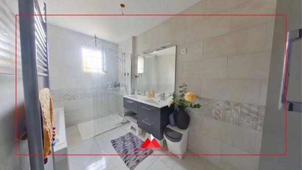 Maison individuelle de plain pied avec terrain