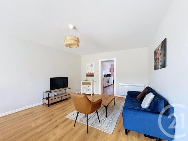 Appartement à vendre  4 pièces - 99 m 2   LONGEVILLE LES METZ  - 57