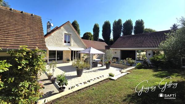 PISCINE + DOUBLE GARAGE / ATELIER