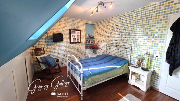 PISCINE + DOUBLE GARAGE / ATELIER