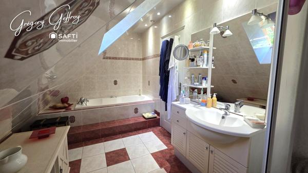 PISCINE + DOUBLE GARAGE / ATELIER