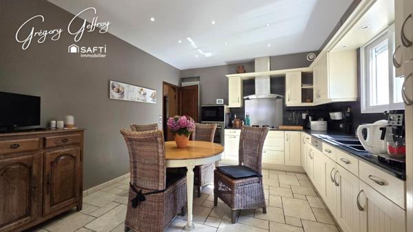 PISCINE + DOUBLE GARAGE / ATELIER