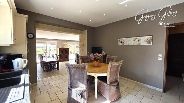 PISCINE + DOUBLE GARAGE / ATELIER