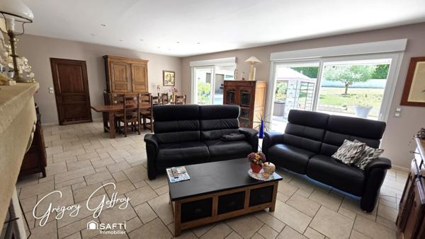 PISCINE + DOUBLE GARAGE / ATELIER