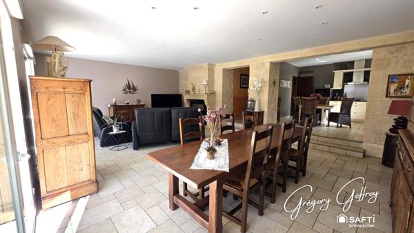 PISCINE + DOUBLE GARAGE / ATELIER