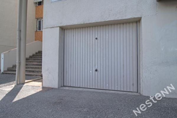 AGEN SUD - Appartement lumineux et fonctionnel de 81 m² avec balcon et garage dans une résidence sécurisée.
