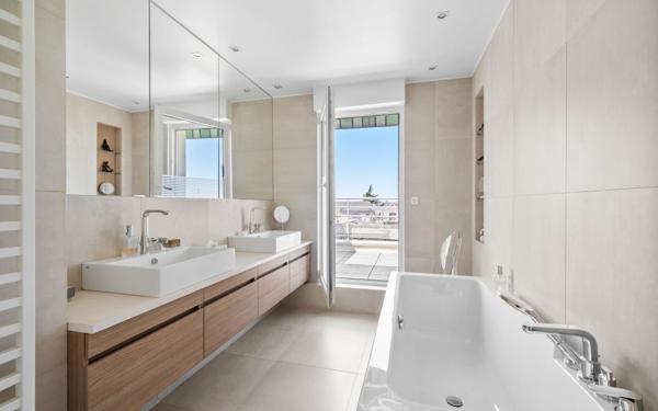 Appartement à vendre    5 pièces • 193,09 m2 Châtillon