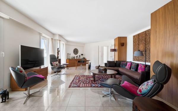 Appartement à vendre    5 pièces • 193,09 m2 Châtillon