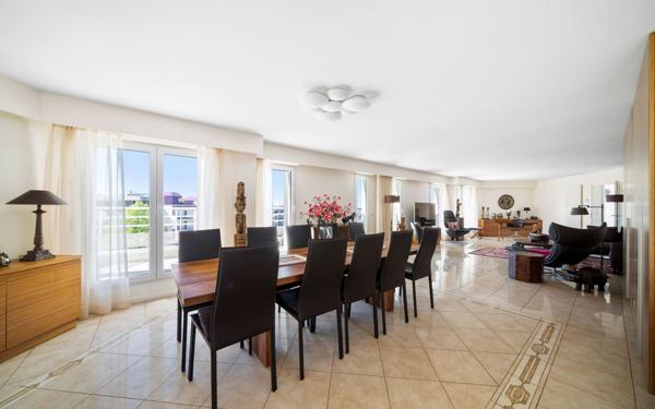 Appartement à vendre    5 pièces • 193,09 m2 Châtillon