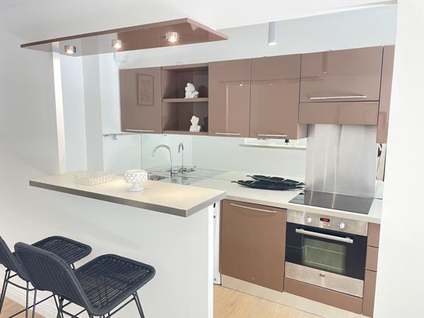 2 pièces, Centre ville Parking. Résidence de standing. Cavalaire-sur-Mer (83240)