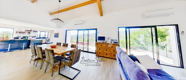 Villa de charme contemporaine et provençale avec vue panoramique, 3 chambres et piscine à débordement – VAR Le Lavandou, quartier résidentiel prisé