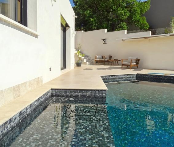 Villa de charme contemporaine et provençale avec vue panoramique, 3 chambres et piscine à débordement – VAR Le Lavandou, quartier résidentiel prisé