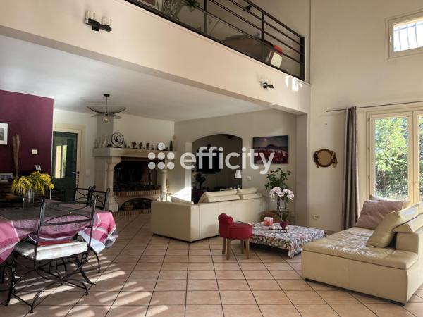 Maison 7 pièces - 257 m²