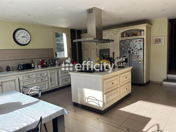 Maison 7 pièces - 257 m²