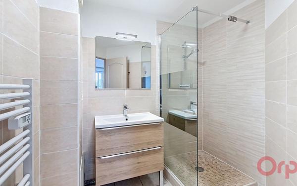 Appartement à louer    3 pièces •  Saint-Estève