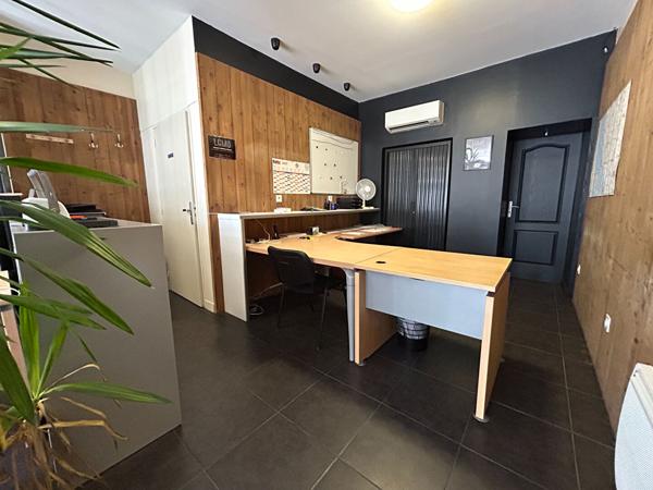 LOCAL PROFESSIONNEL + APPARTEMENT - HYPER CENTRE , La roche sur yon LOCAL PROFESSIONNEL + APPARTEMENT - HYPER CENTRE , La roche sur yon