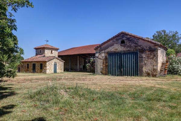 Vente Château Lectoure 30 Pièces 1432 m²