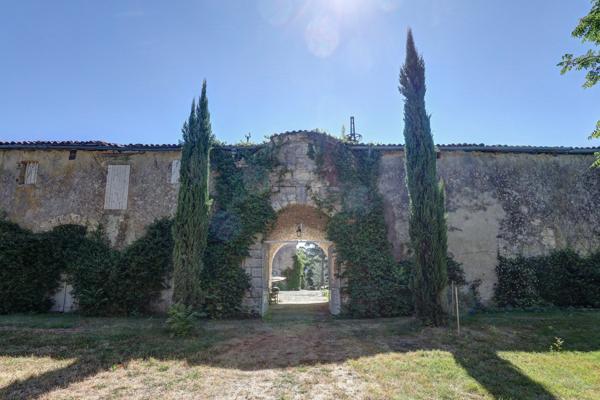 Vente Château Lectoure 30 Pièces 1432 m²