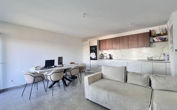 Appartement à vendre    3 pièces • 65 m2 Grabels