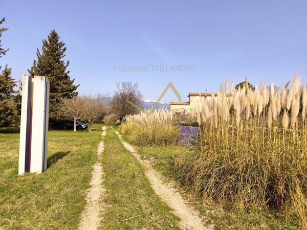 Mormoiron (84570) Maison en pierre au calme avec magnifique vue + atelier d'artistes et garage indépendant