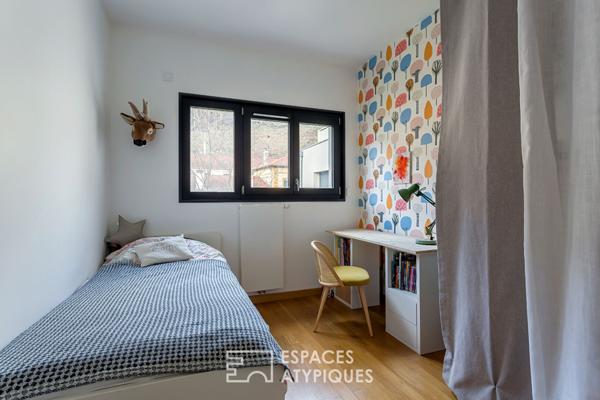 Appartement contemporain avec terrasse et vue dégagée