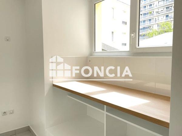 Location Appartement 2 pièces 35.5 m² - 58 RUE DE BUZENVAL Paris 75020