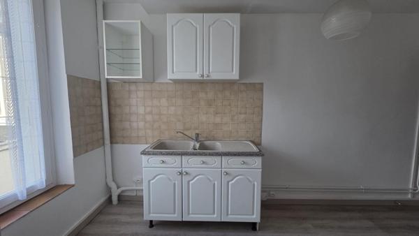 Appartement type 2 séjour chambre cuisine