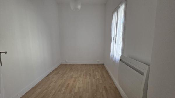 Appartement type 2 séjour chambre cuisine