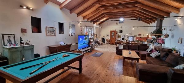 Maison 9 pièces - 463 m²