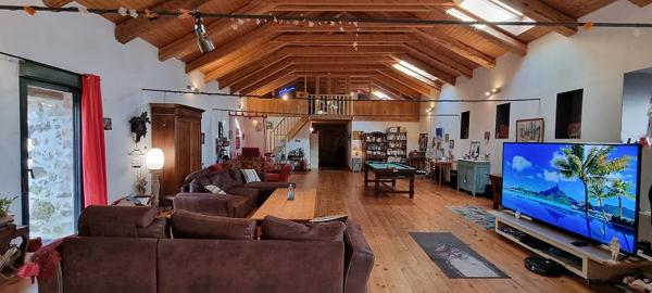 Maison 9 pièces - 463 m²