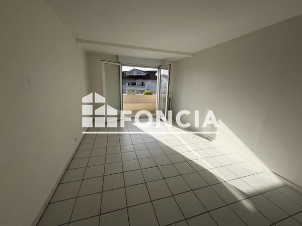 Location Appartement 2 pièces 41.37 m² - RESIDENCE CLOS DE LA FONDERIE 20 RUE BOURGES APT B 222 Talence 33400