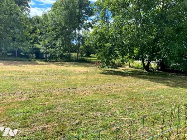 SAINT JEAN DE NIOST - BELLE PARCELLE DE TERRAIN 651 M2