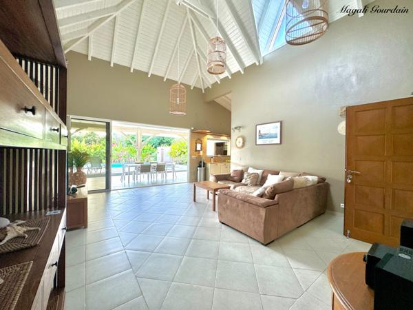 SAINT-FRANÇOIS – VILLA D’EXCEPTION AVEC GRANDE PISCINE, À 5 MINUTES DES PLAGES