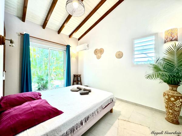 SAINT-FRANÇOIS – VILLA D’EXCEPTION AVEC GRANDE PISCINE, À 5 MINUTES DES PLAGES