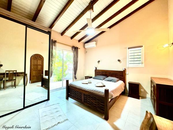 SAINT-FRANÇOIS – VILLA D’EXCEPTION AVEC GRANDE PISCINE, À 5 MINUTES DES PLAGES