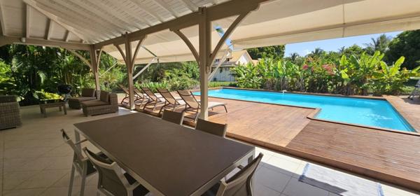 SAINT-FRANÇOIS – VILLA D’EXCEPTION AVEC GRANDE PISCINE, À 5 MINUTES DES PLAGES