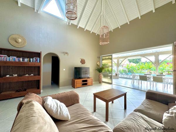 SAINT-FRANÇOIS – VILLA D’EXCEPTION AVEC GRANDE PISCINE, À 5 MINUTES DES PLAGES