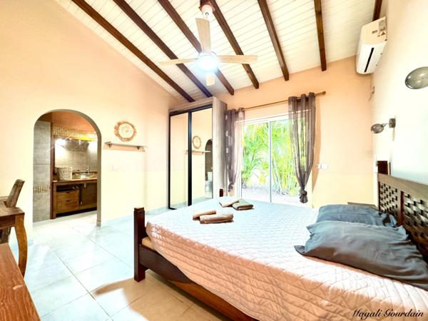 SAINT-FRANÇOIS – VILLA D’EXCEPTION AVEC GRANDE PISCINE, À 5 MINUTES DES PLAGES