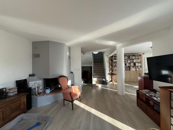 Maison d’architecte rénovée de 190 m² en hypercentre de Séné – Proximité Vannes, commerces et sentiers côtiers