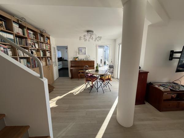 Maison d’architecte rénovée de 190 m² en hypercentre de Séné – Proximité Vannes, commerces et sentiers côtiers
