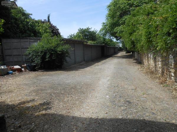 Garage - Parking à louer à Nogent-le-Rotrou dans l'Eure-et-Loir (28400), ref : LOC NOG 007