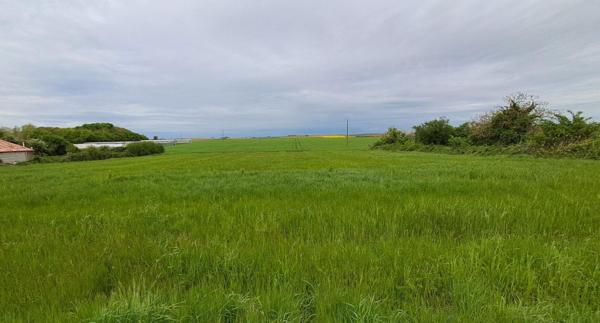 TERRAIN CONSTRUCTIBLE   1622 M2 NON VIABILISE